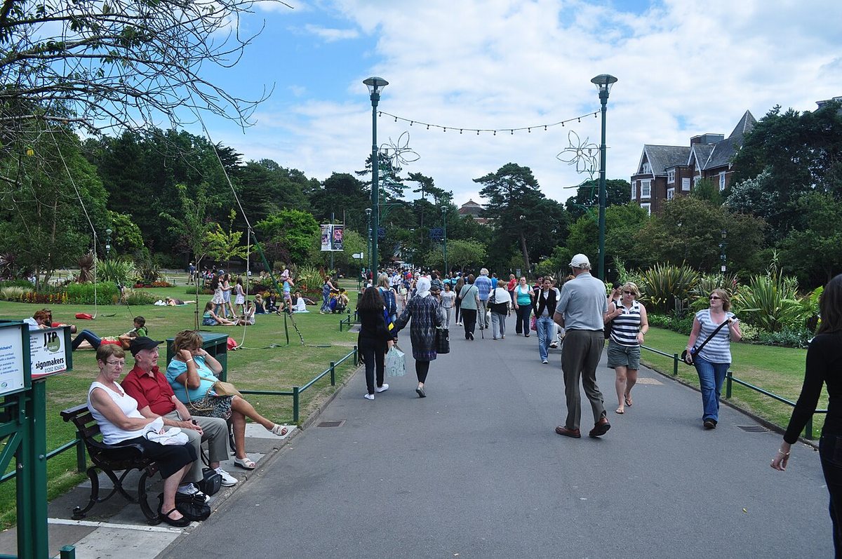 Paths and planting in Bournemouth Lower Gardens