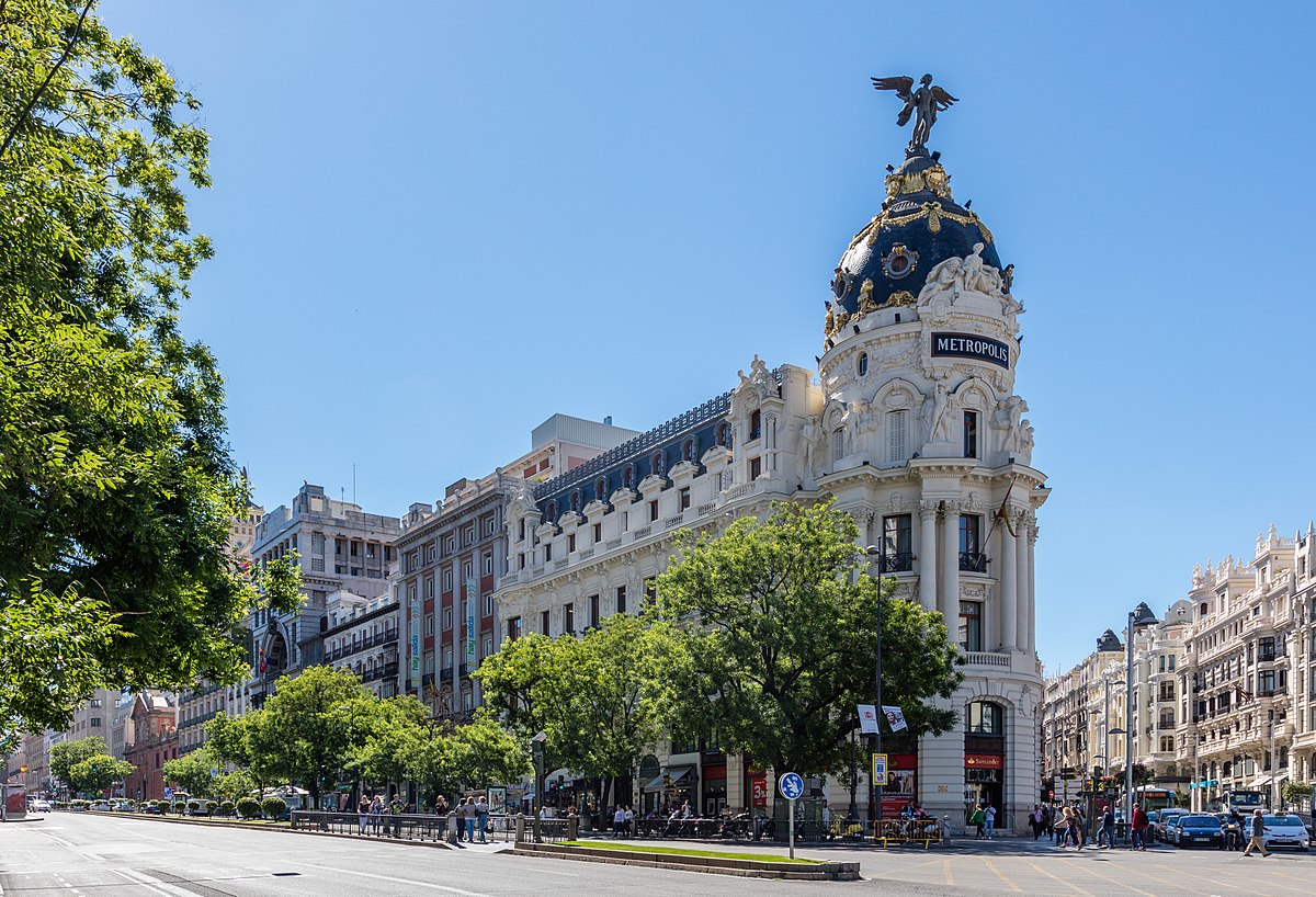 Gran Vía and the Metropolis Building in Madrid — early 20th-century architecture along the city’s most iconic boulevard