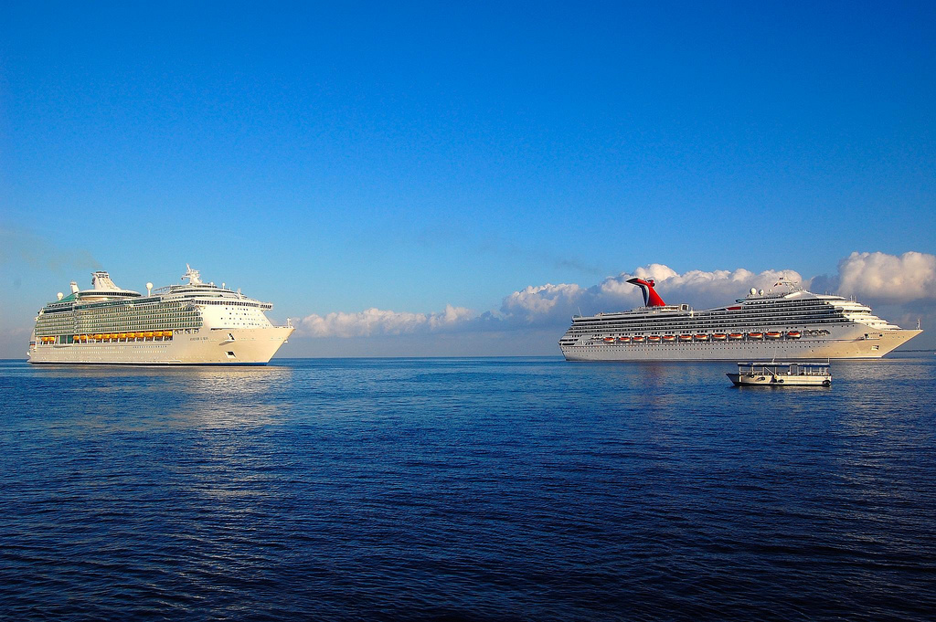 Cruise Ships, Cayman Islands