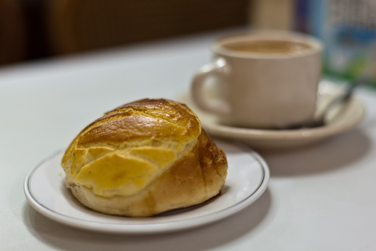Pineapple bun and Hong Kong milk tea