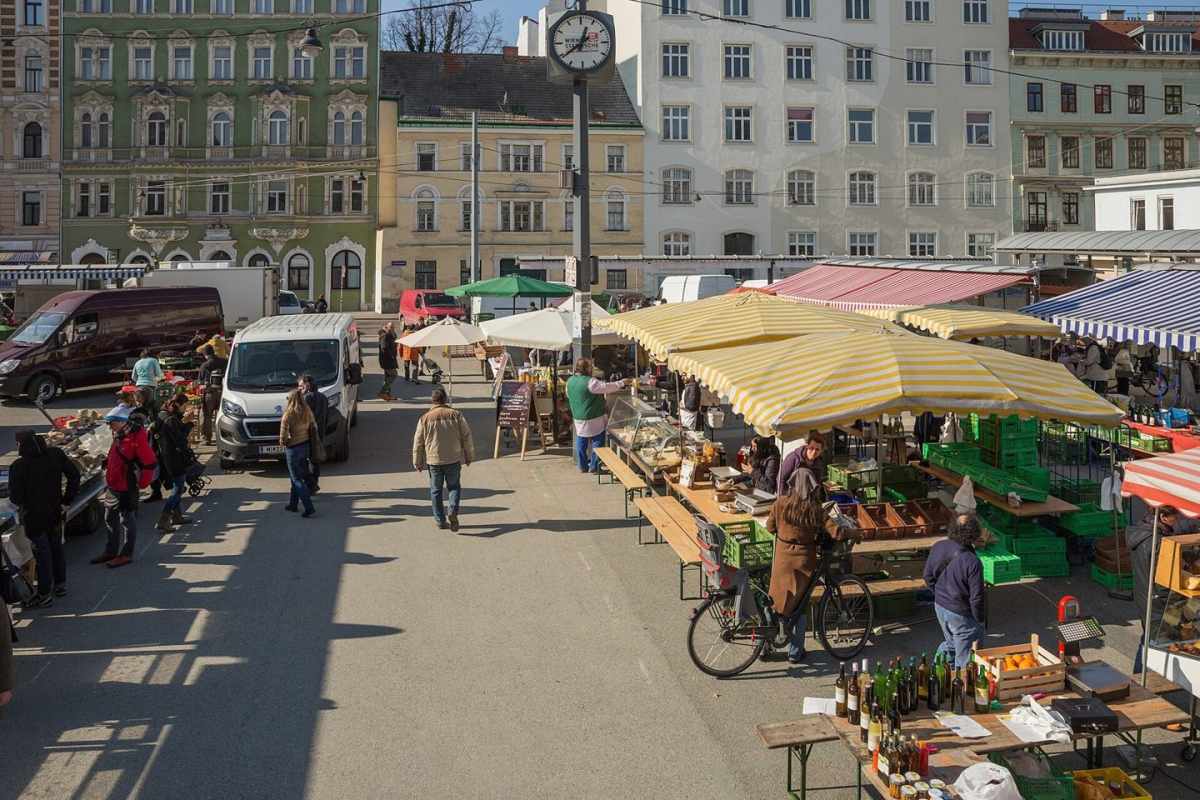 Saturday shoppers at the Karmelitermarkt in Vienna Saturday shoppers at the Karmelitermarkt in Vienna