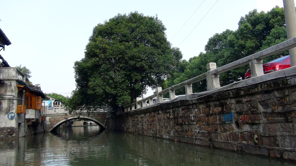 Canal-side architecture in Suzhou Canal-side architecture in Suzhou