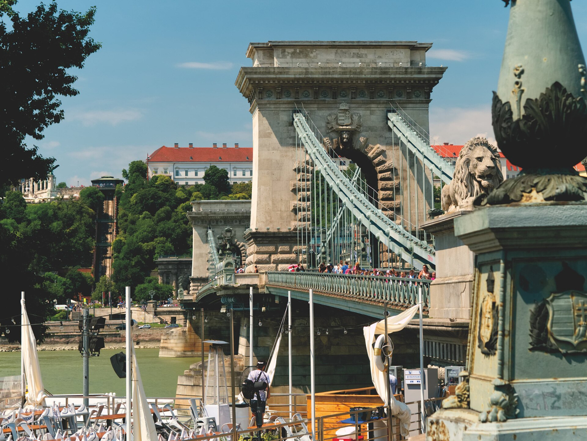 Chain Bridge crossing the Danube in Budapest Chain Bridge crossing the Danube in Budapest
