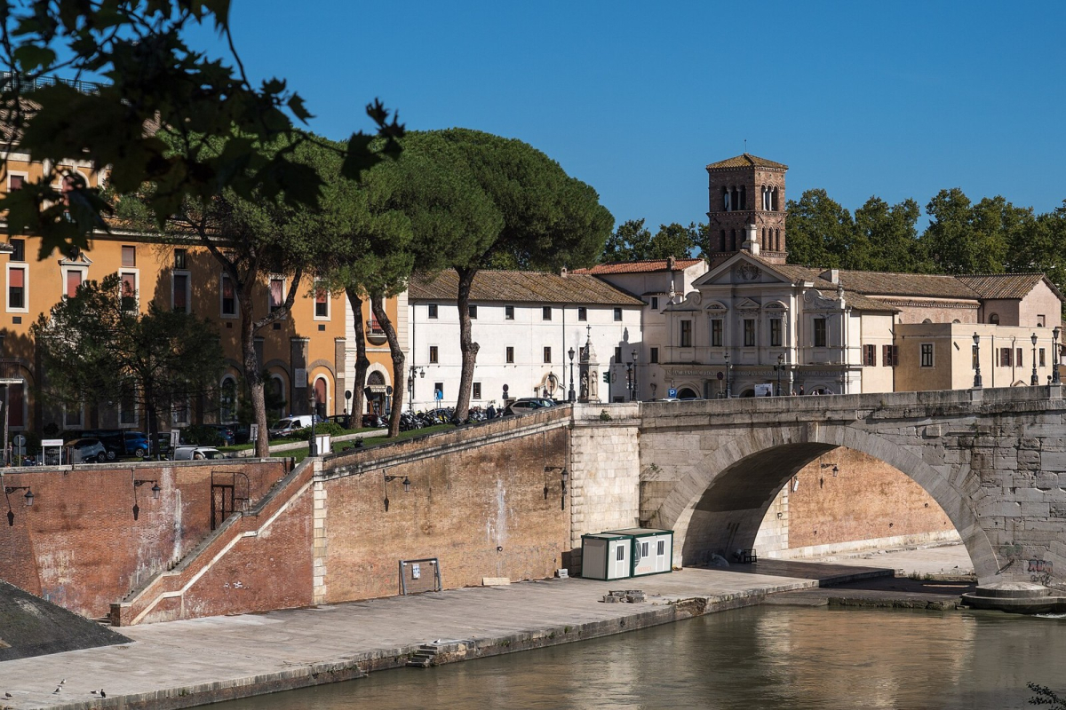 Tiber Island and the surrounding river setting Tiber Island and the surrounding river setting
