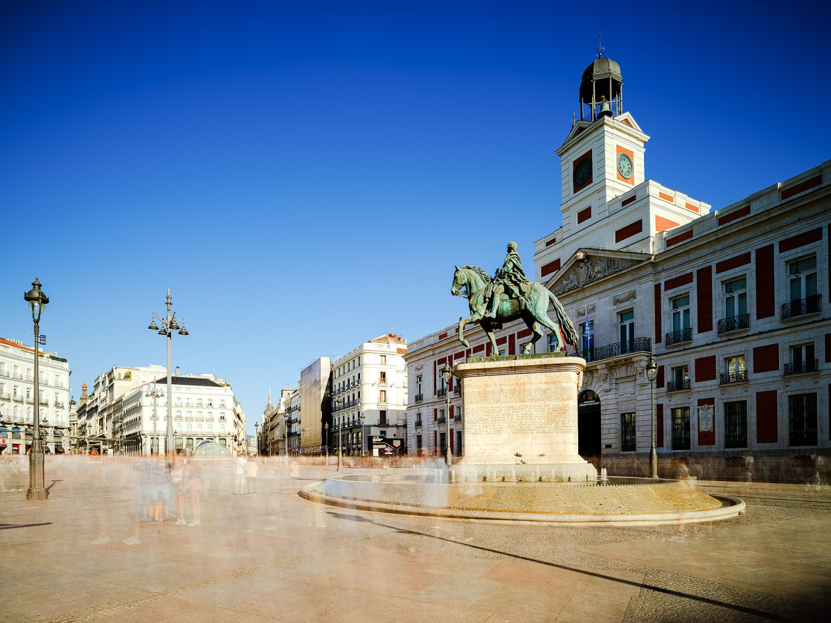 Puerta del Sol, a useful starting point for the historic centre. Puerta del Sol, a useful starting point for the historic centre.