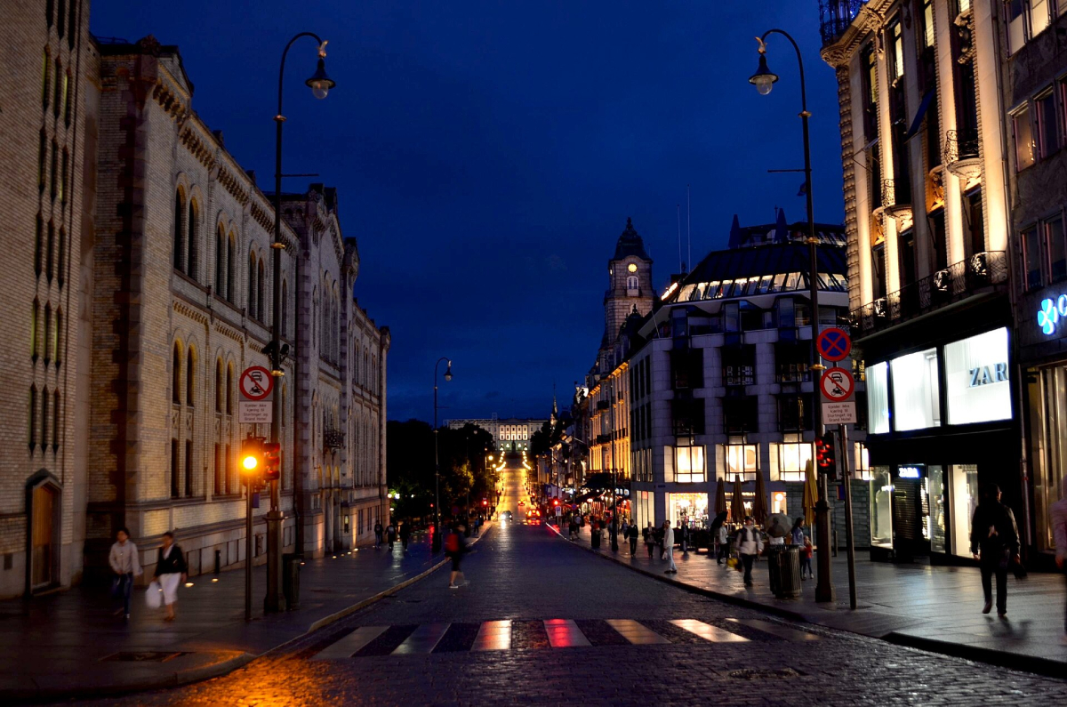 Karl Johans gate after dark. Karl Johans gate after dark.