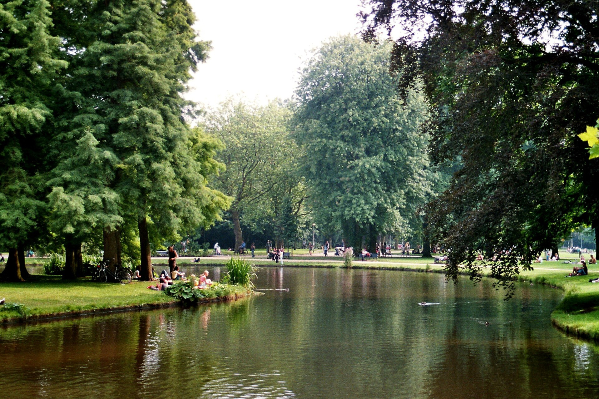 Water and greenery in Vondelpark.