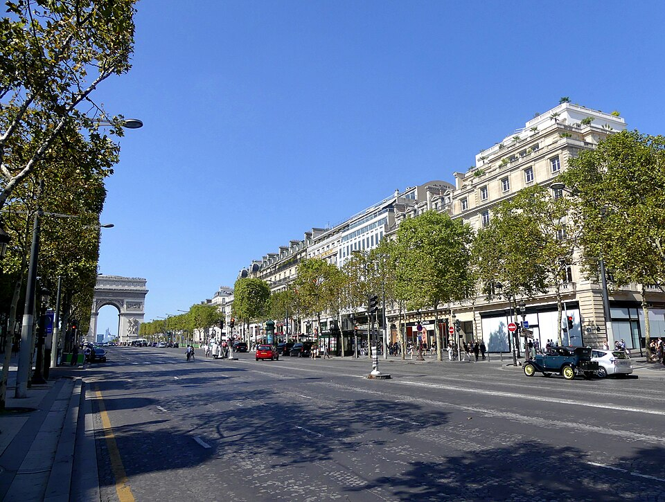 The Avenue des Champs-Élysées in daylight.