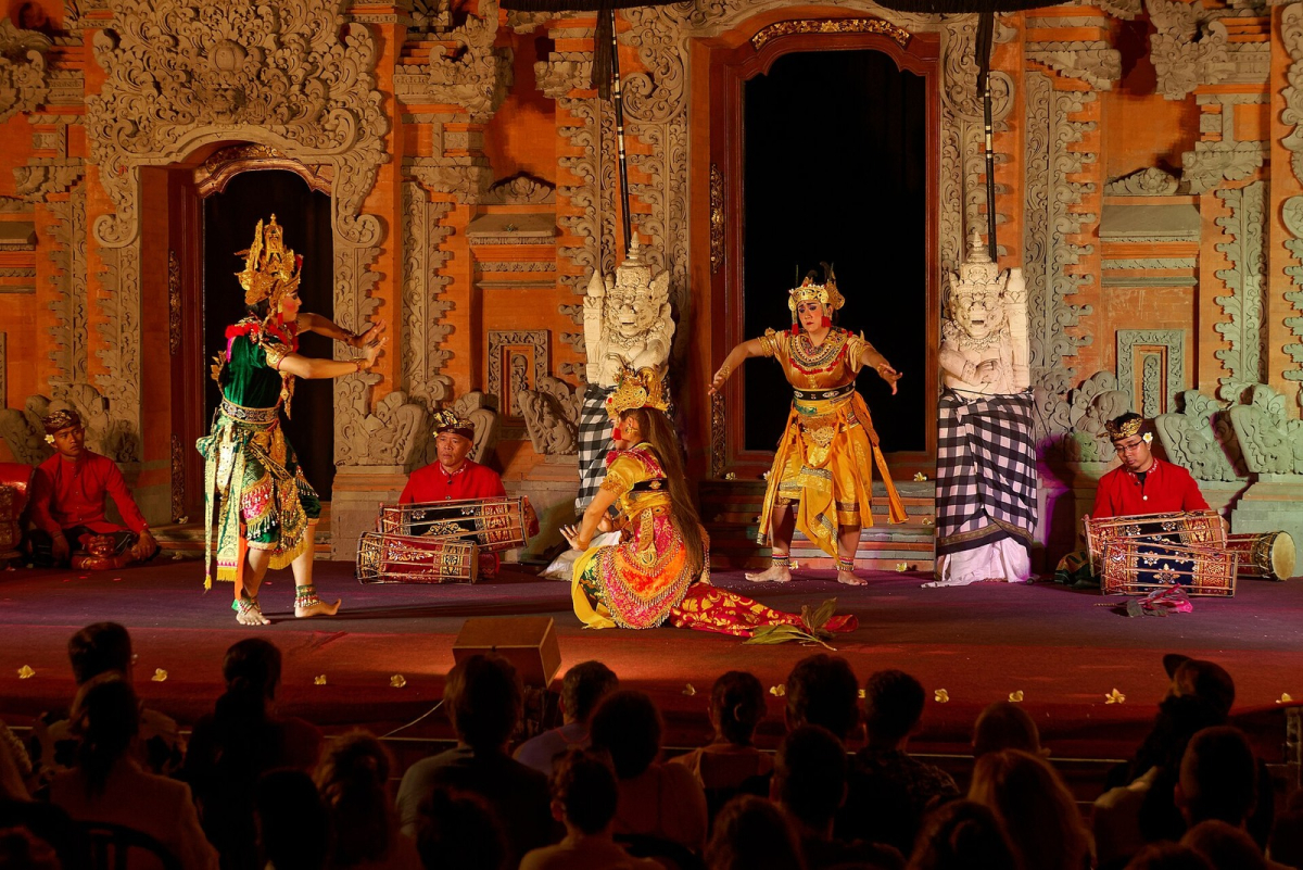 A Balinese dance performance in Ubud, photographed in 2022