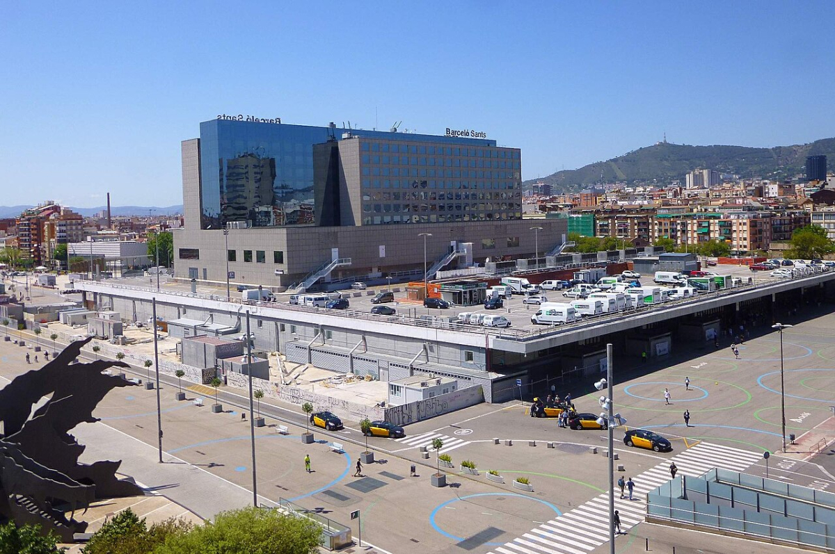 Barcelo Sants hotel above Barcelona Sants railway station