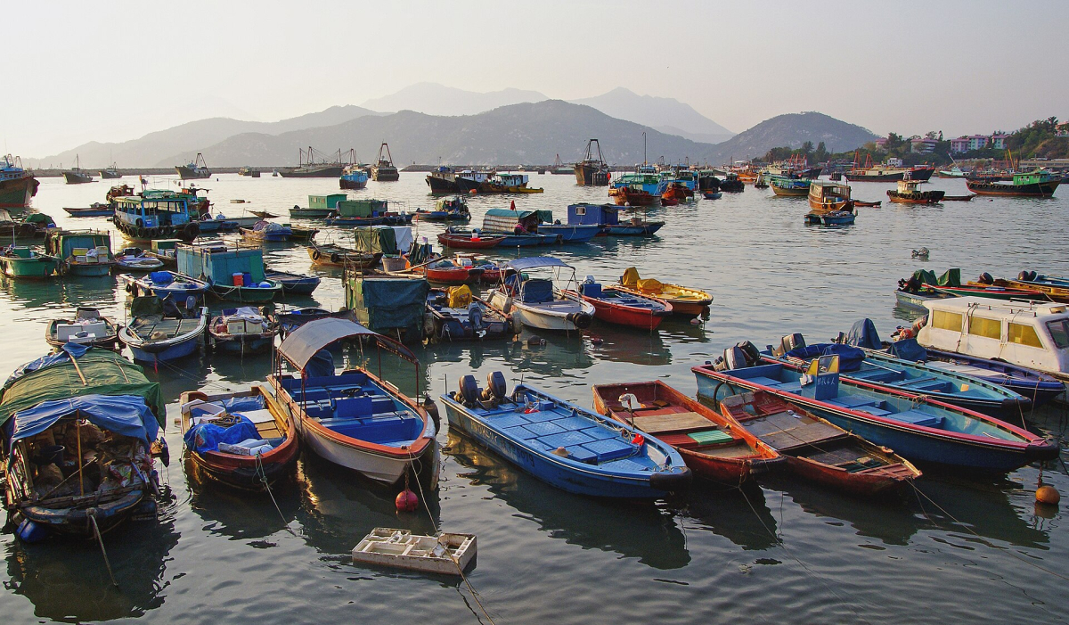 Cheung Chau’s waterfront and island setting.