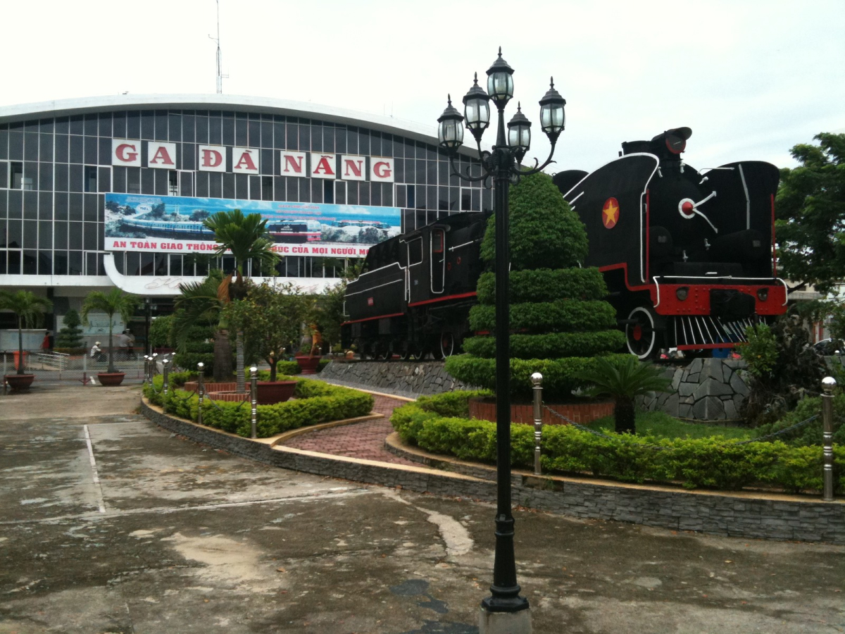 Da Nang railway station exterior