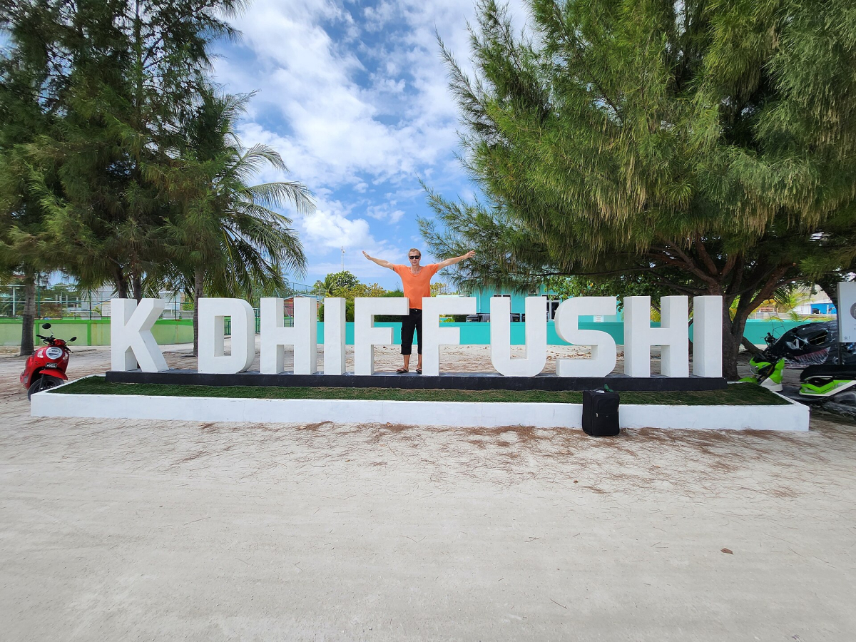 A welcome sign on Dhiffushi A welcome sign on Dhiffushi