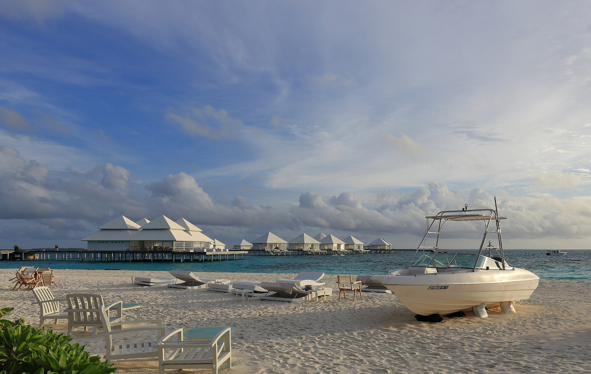 Diamonds Thudufushi in Ari Atoll, photographed in 2017 Diamonds Thudufushi in Ari Atoll, photographed in 2017