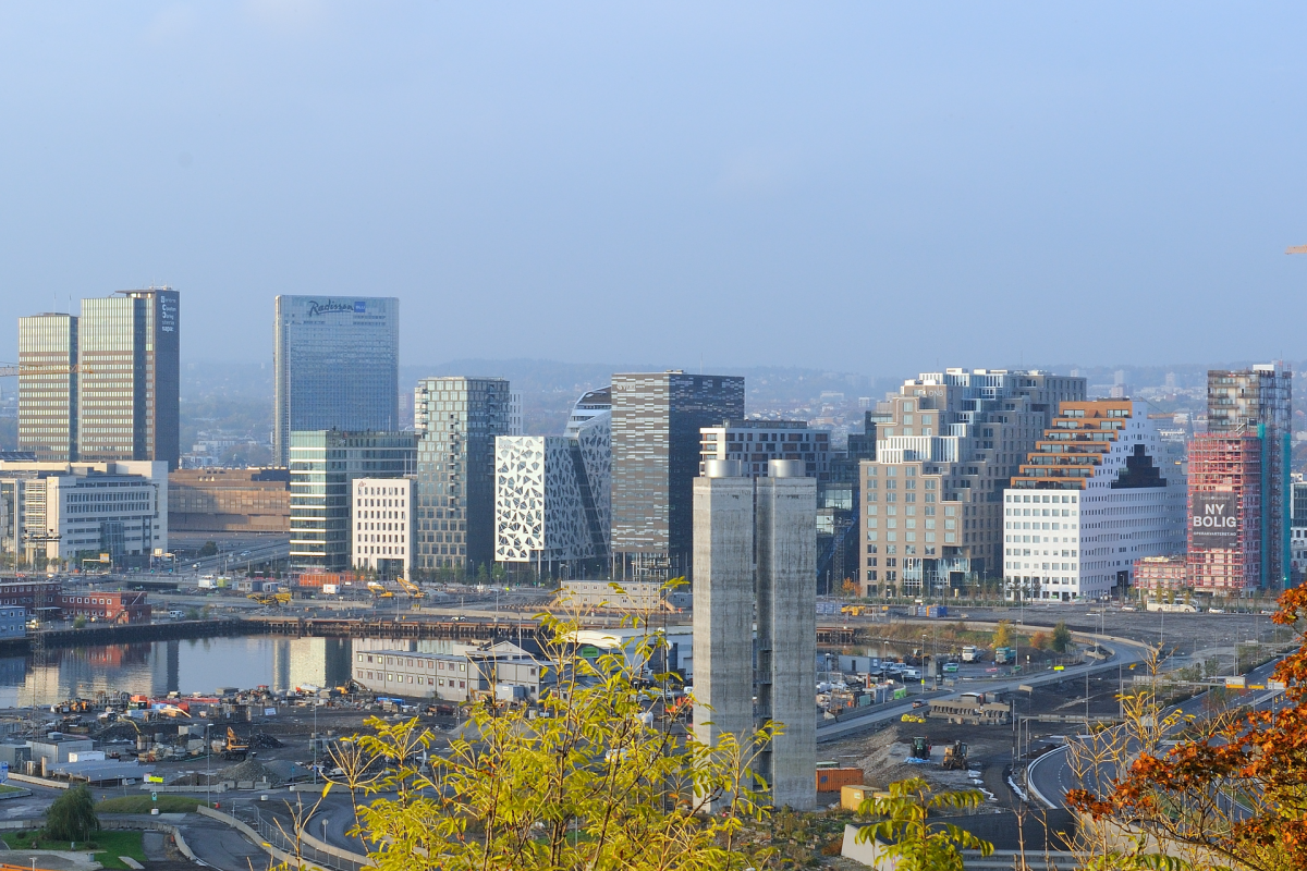 Bjørvika’s skyline and waterfront construction, photographed in October 2014. The district has changed since this view. Bjørvika’s skyline and waterfront construction, photographed in October 2014. The district has changed since this view.