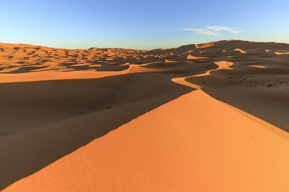 Evening light on Erg Chebbi dunes Evening light on Erg Chebbi dunes