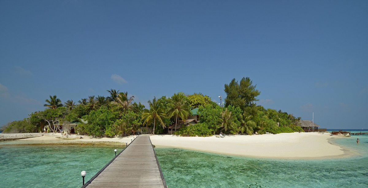 View of the jetty and shoreline of Eriyadu Island View of the jetty and shoreline of Eriyadu Island