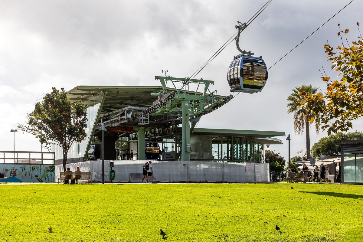 Cable cars and the lower Funchal–Monte station Cable cars and the lower Funchal–Monte station