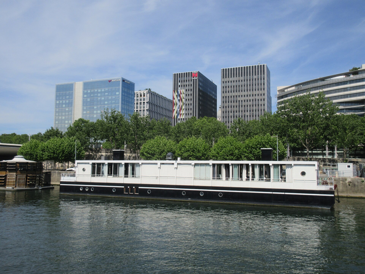The citizenM Paris Gare de Lyon tower in its riverside setting, photographed in 2022.