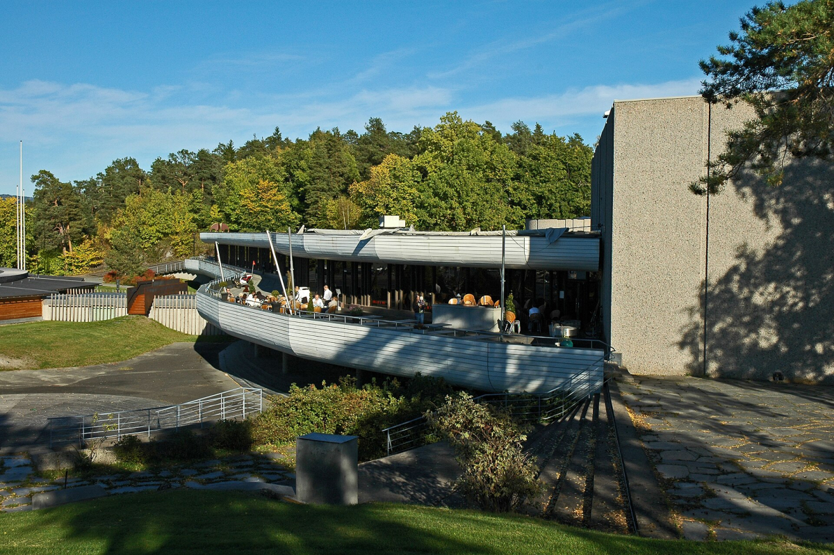 Henie Onstad Kunstsenter at Høvikodden. Henie Onstad Kunstsenter at Høvikodden.