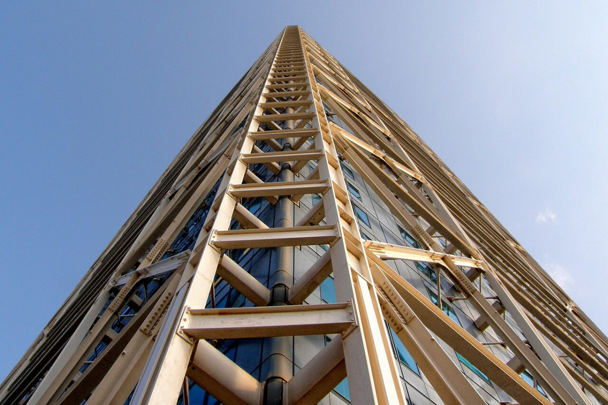 Hotel Arts Barcelona tower and its exposed structural framework