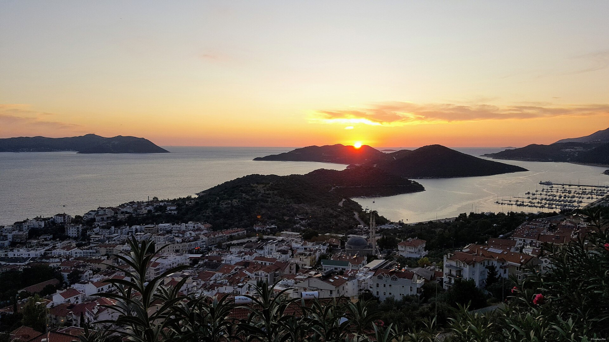 Late-afternoon harbour view in Kaş
