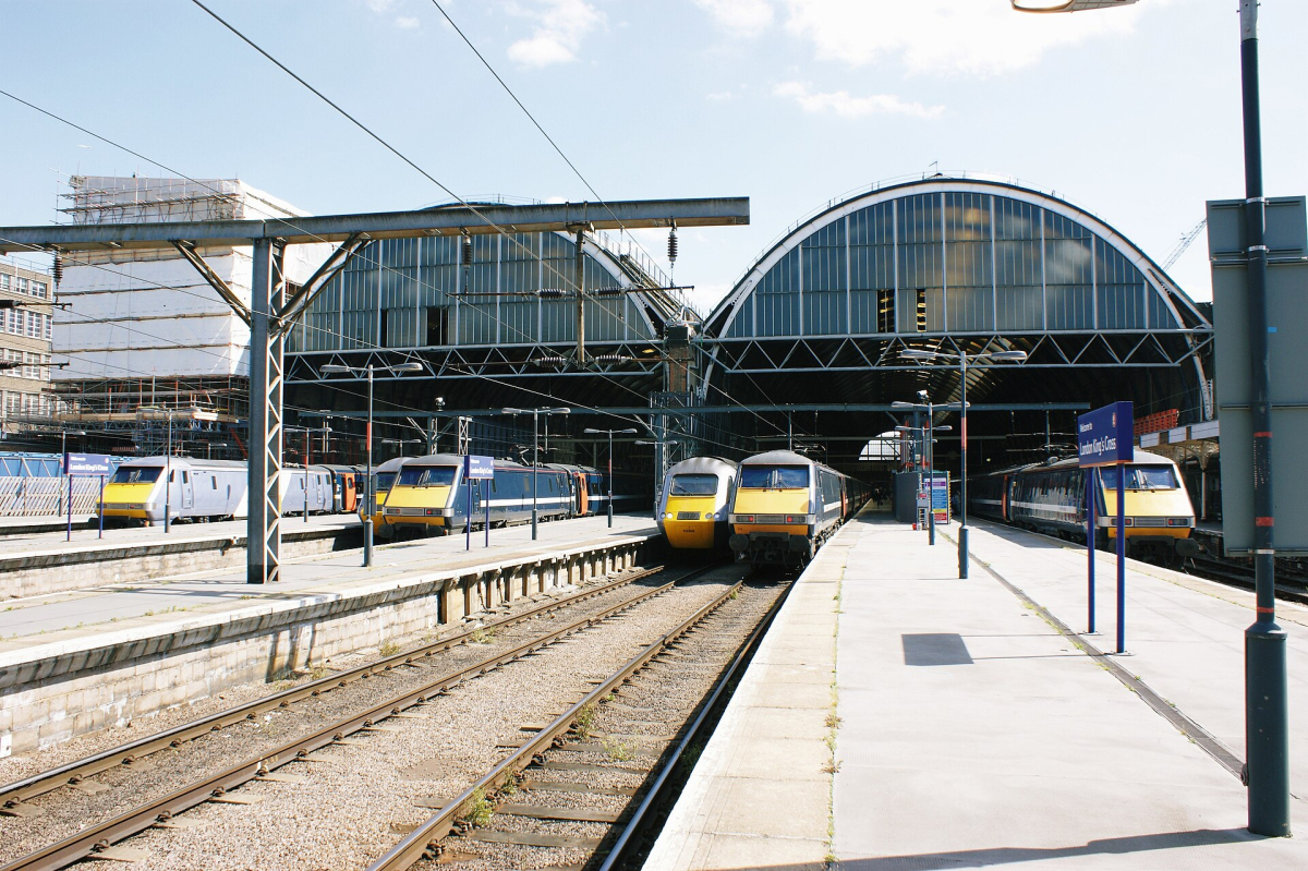 King's Cross railway station platforms in London King's Cross railway station platforms in London