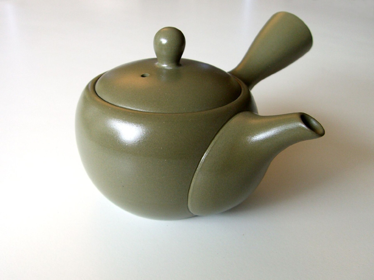A Japanese-style kyusu teapot A Japanese-style kyusu teapot