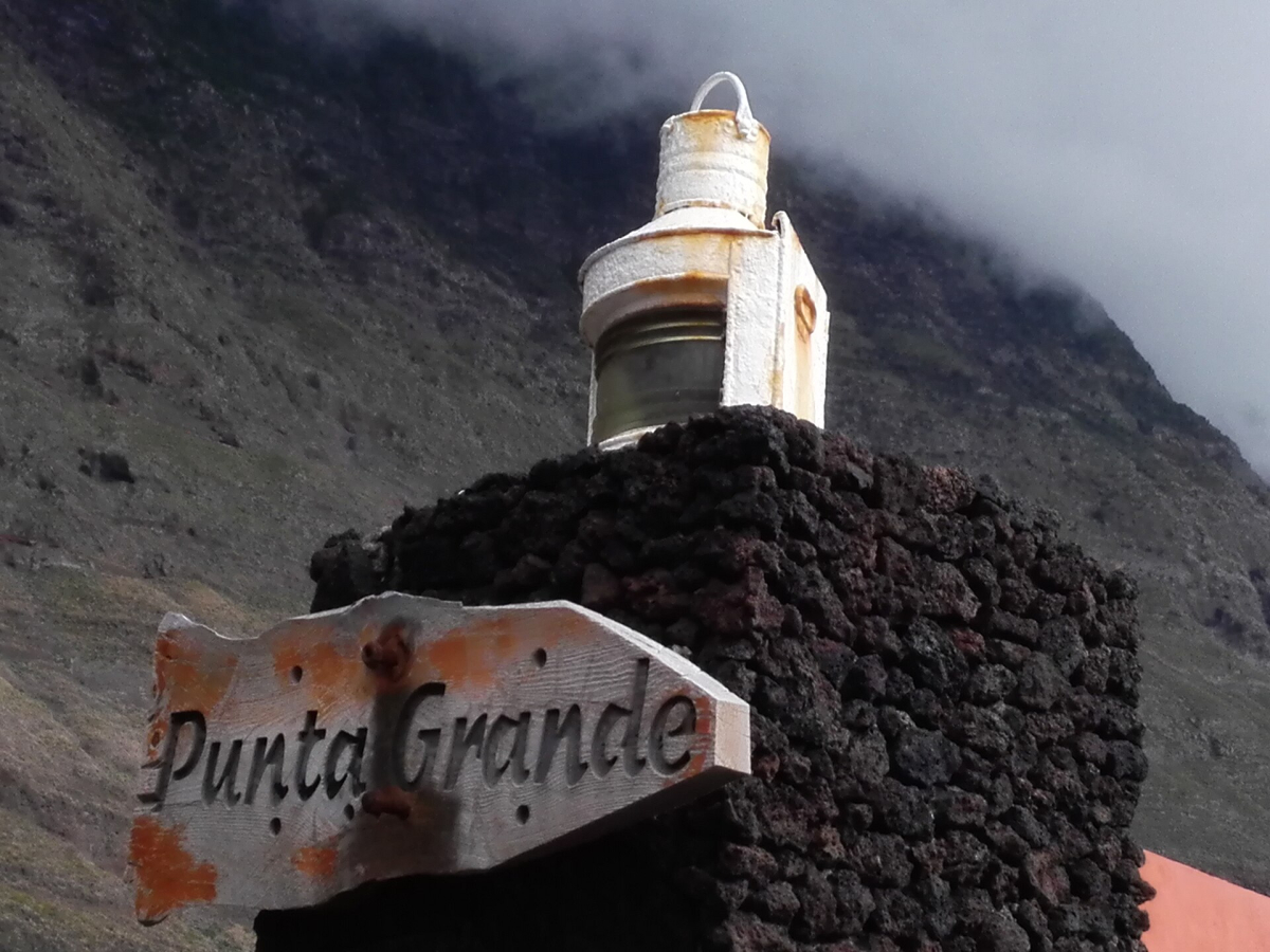 Hotel Puntagrande on the lava coast at Las Puntas