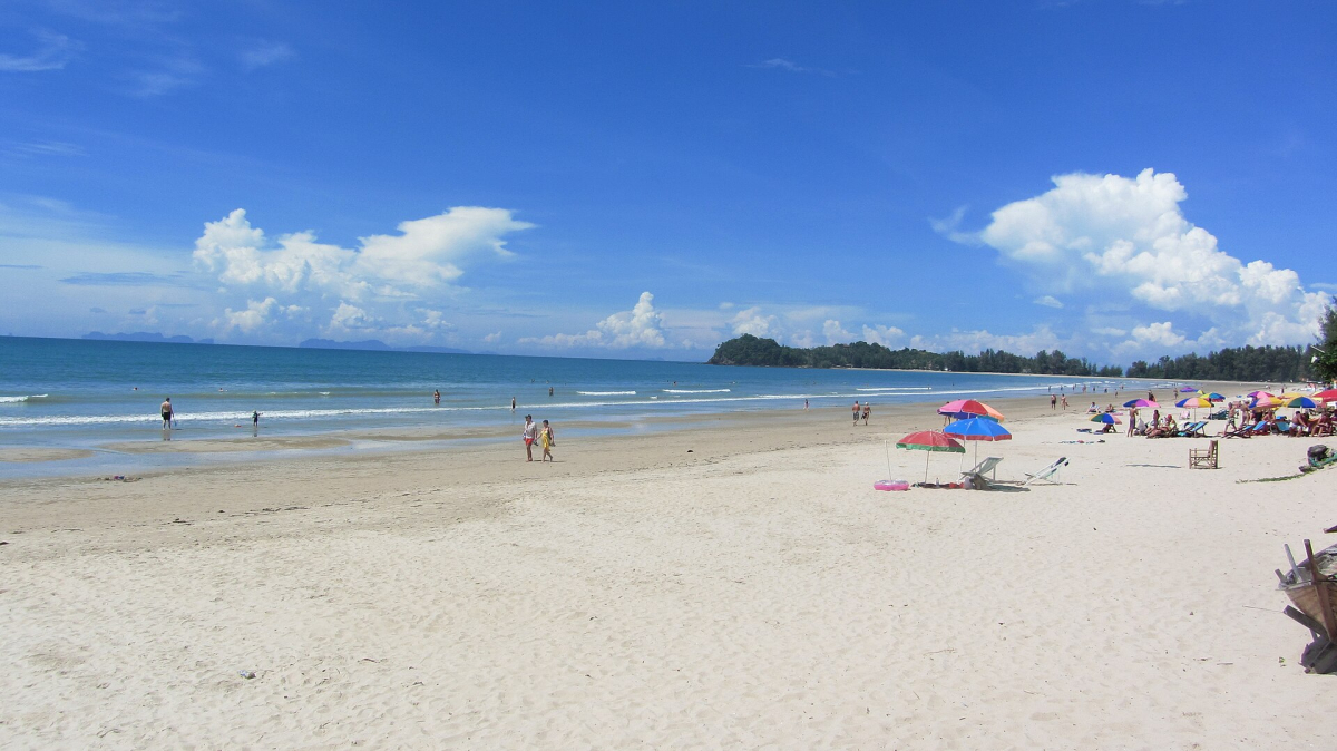 The coastal resort setting on Ko Lanta