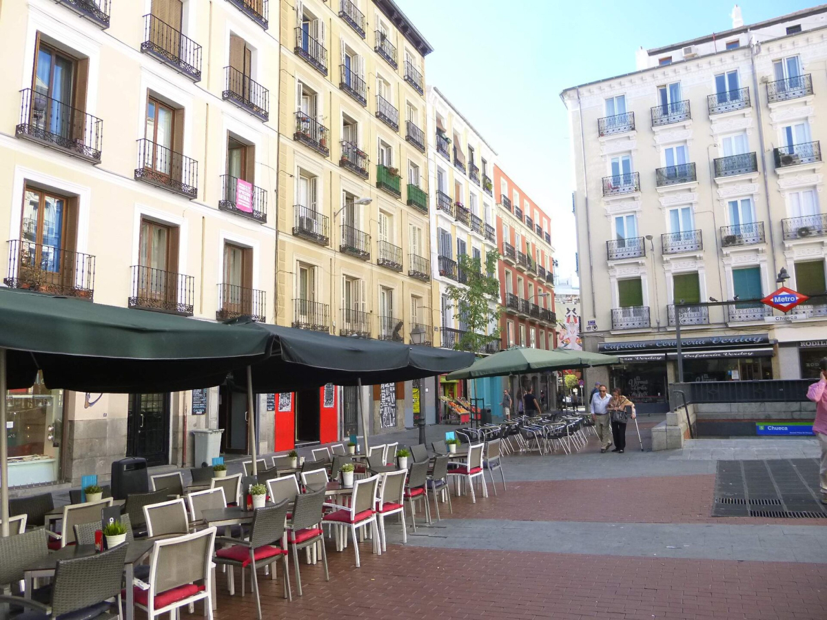 Plaza de Chueca and its café terraces. Plaza de Chueca and its café terraces.