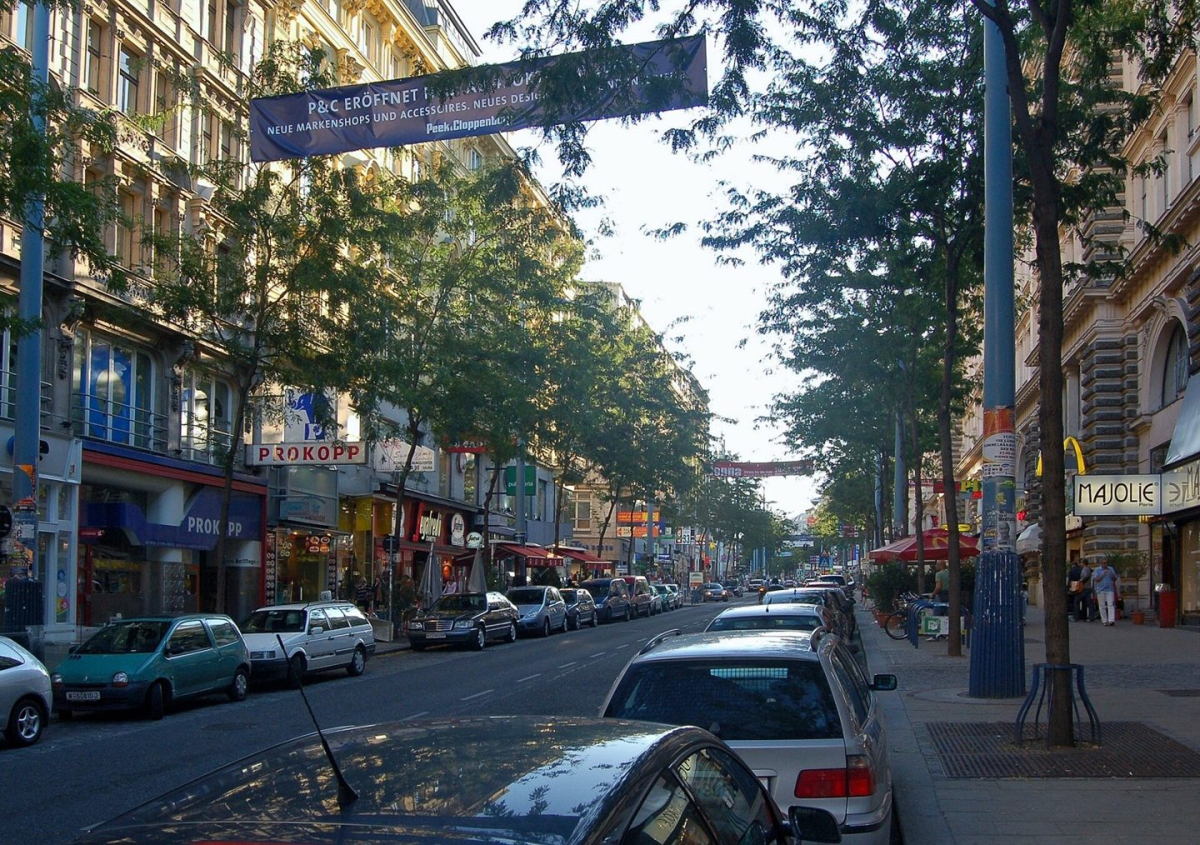 A city street along Mariahilfer Strasse A city street along Mariahilfer Strasse