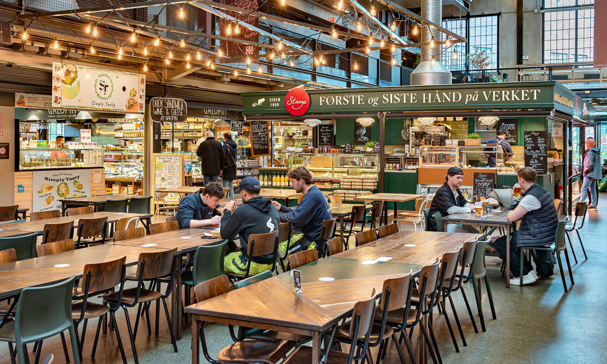 The setting of Mathallen Oslo; individual stalls and menus can change.