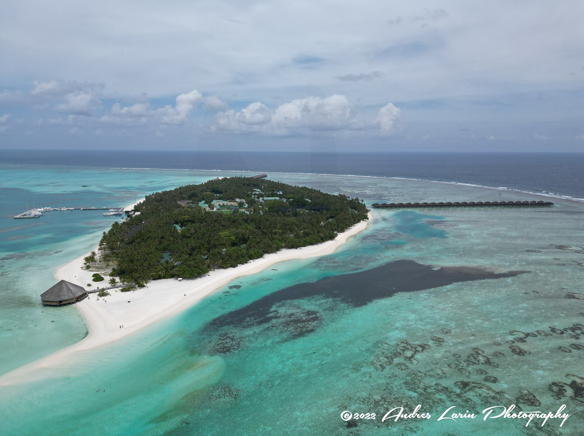 Meeru Island and the surrounding lagoon Meeru Island and the surrounding lagoon