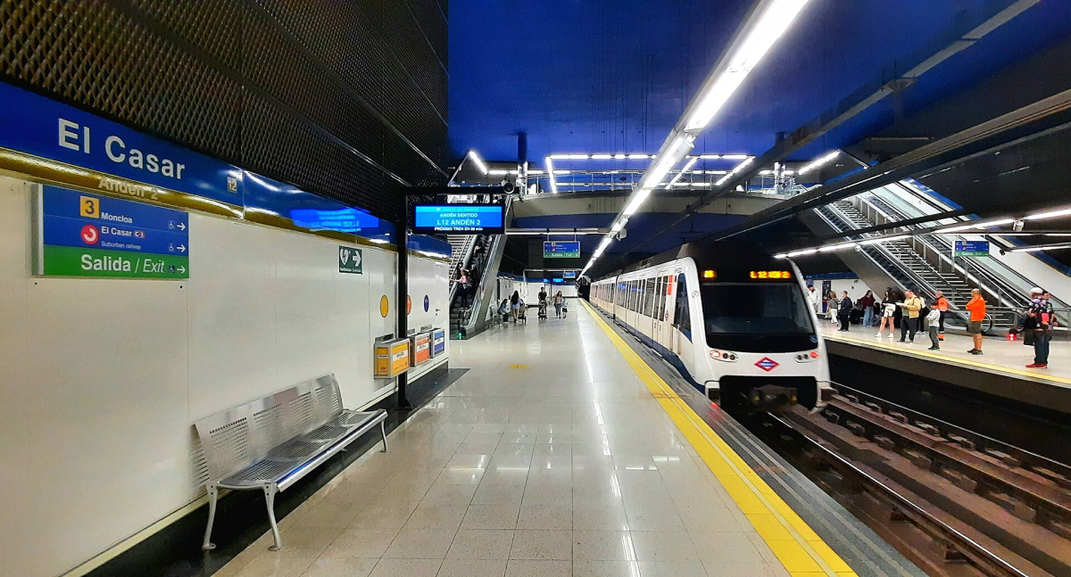 A Metro train at El Casar on Line 12. A Metro train at El Casar on Line 12.