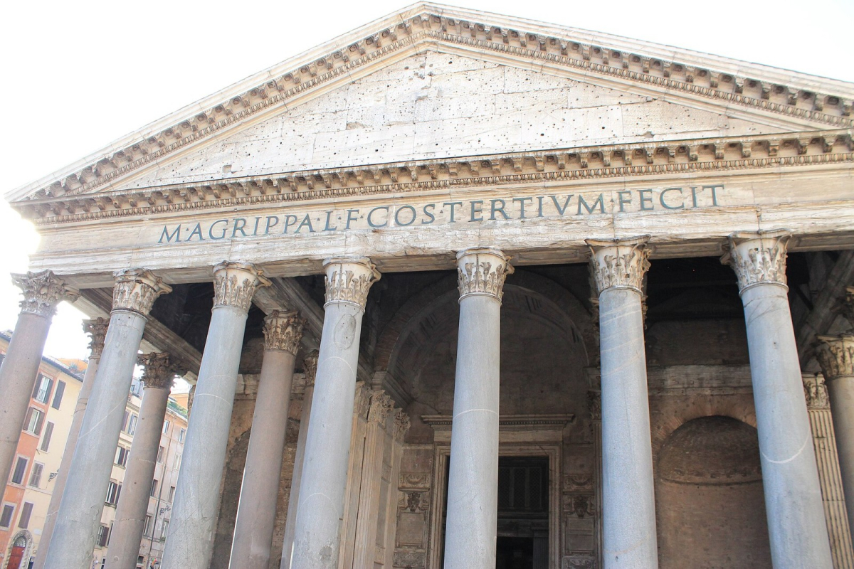 Pantheon exterior and surrounding historic-centre buildings