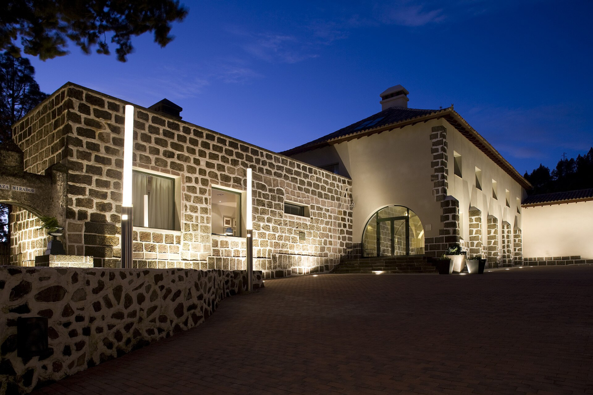 Stone exterior of Parador de Cruz de Tejeda
