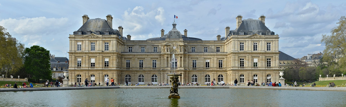 Luxembourg Palace and the garden basin.