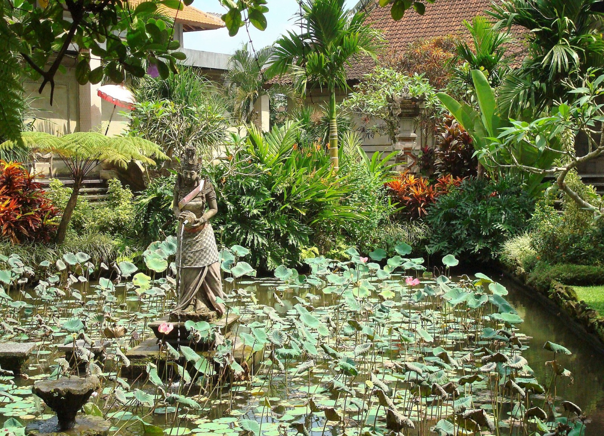 The grounds of Museum Puri Lukisan in Ubud