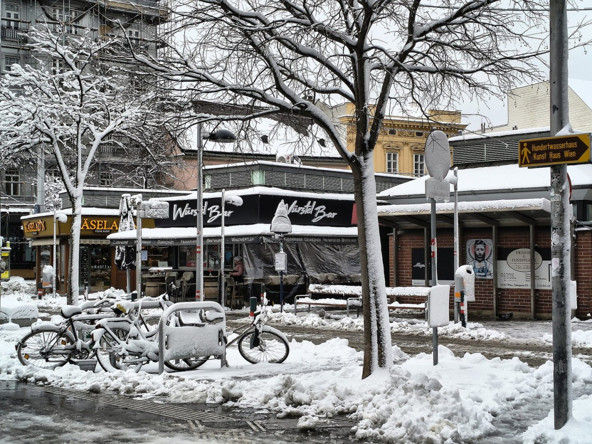 Vienna’s Rochusmarkt in winter Vienna’s Rochusmarkt in winter