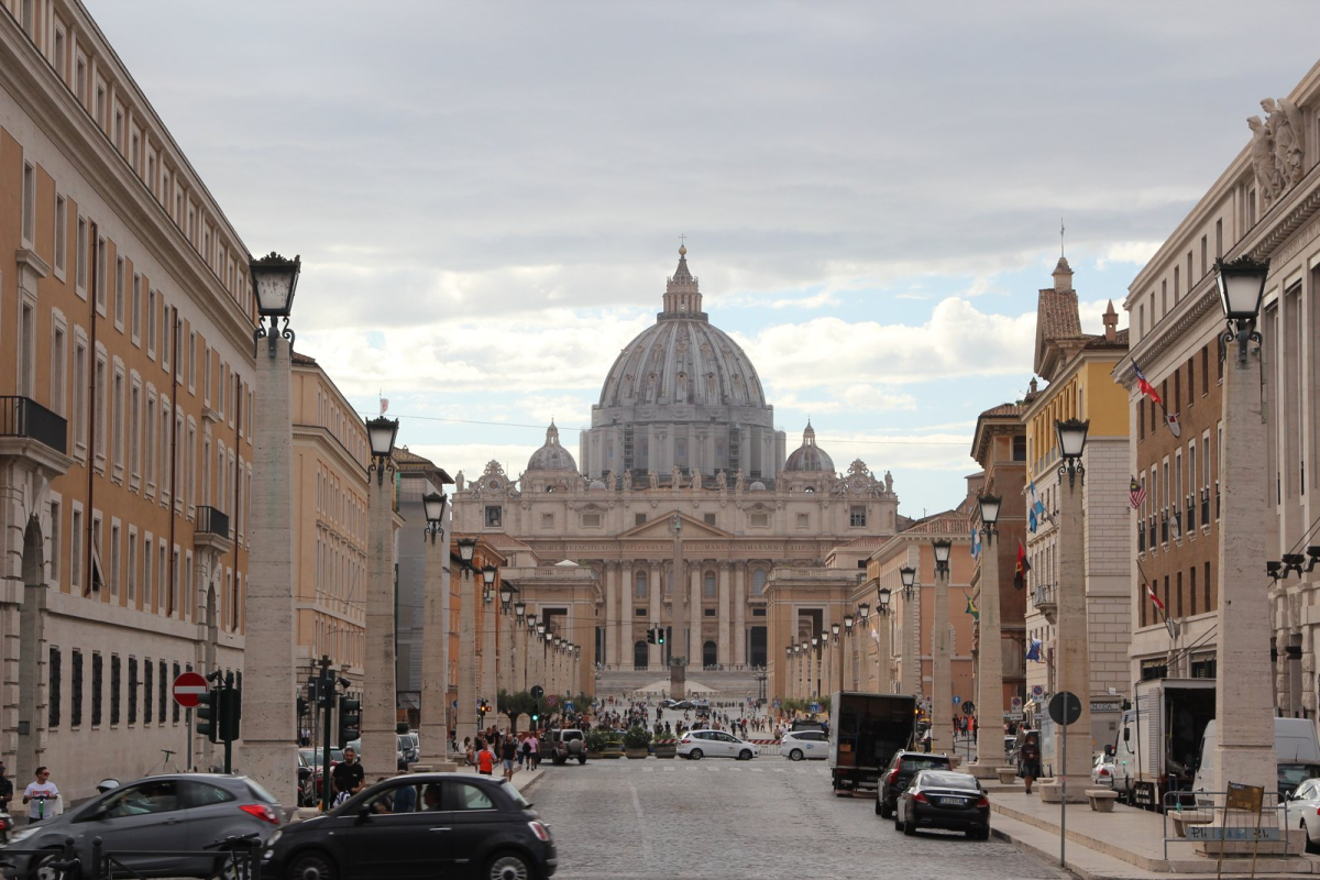 Via della Conciliazione leading toward St. Peter’s Basilica Via della Conciliazione leading toward St. Peter’s Basilica