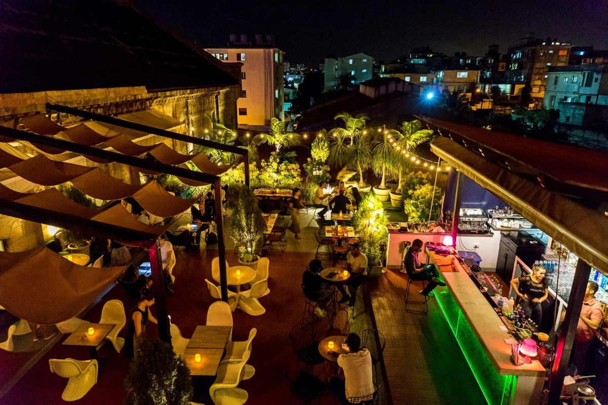 Rooftop restaurant El Cocinero in Havana at night