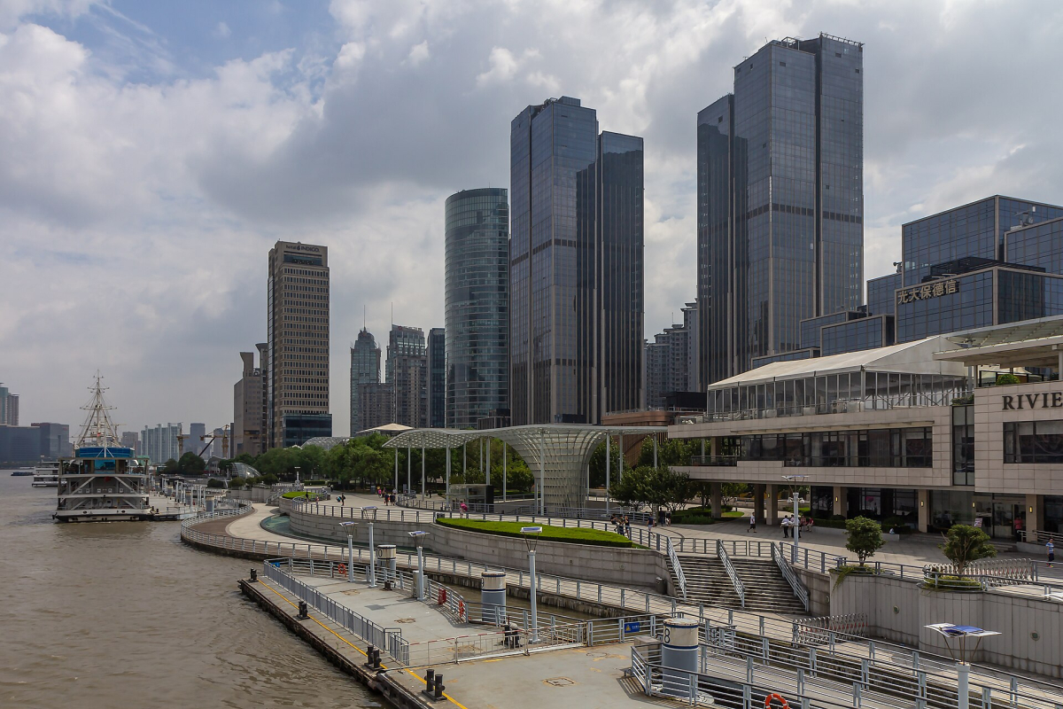 Lujiazui waterfront at street level