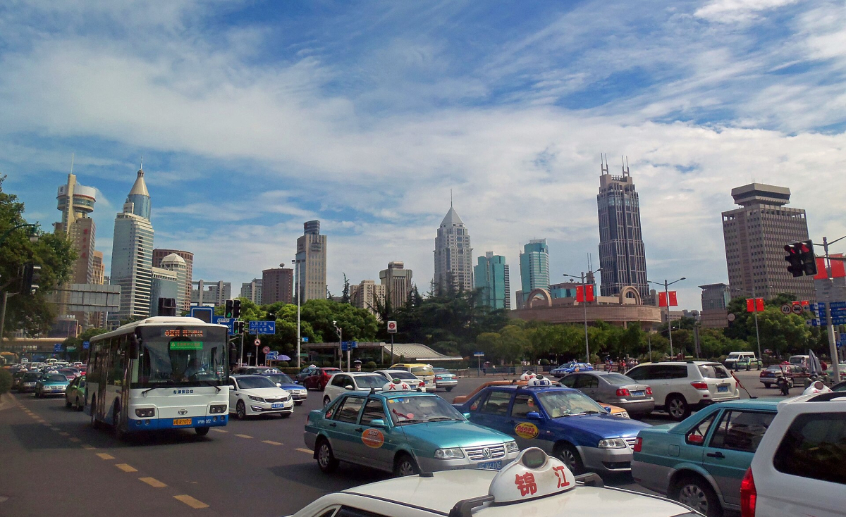 Shanghai photography subject: Xizang Middle Road Shanghai photography subject: Xizang Middle Road