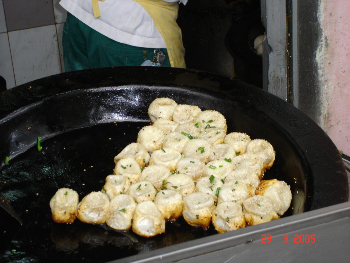 Pan-fried shengjian buns Pan-fried shengjian buns