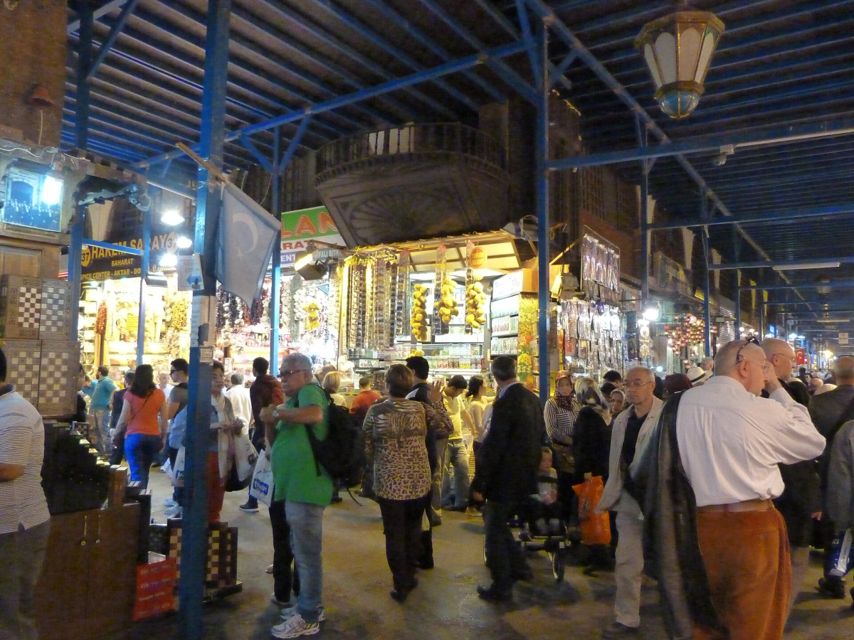 Shops and visitors inside Istanbul’s Spice Bazaar