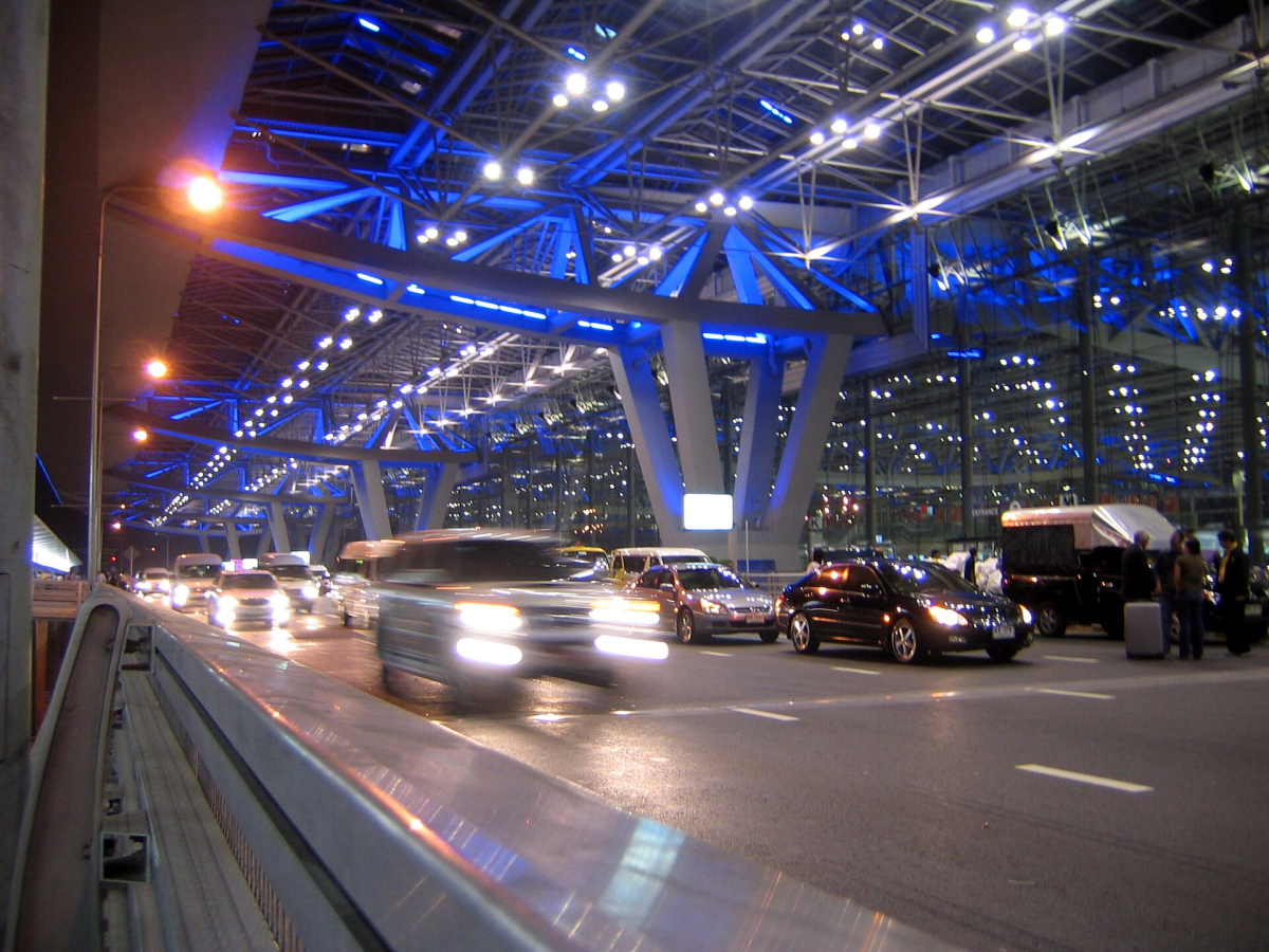 The terminal building at Suvarnabhumi Airport. Historical photograph; follow current signs and airline instructions. The terminal building at Suvarnabhumi Airport