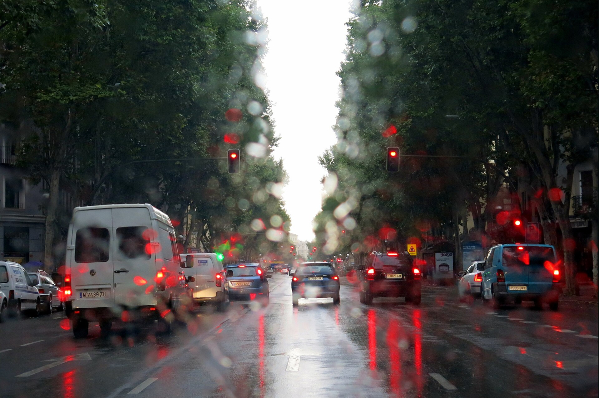 Rain on Paseo de las Delicias in Madrid.