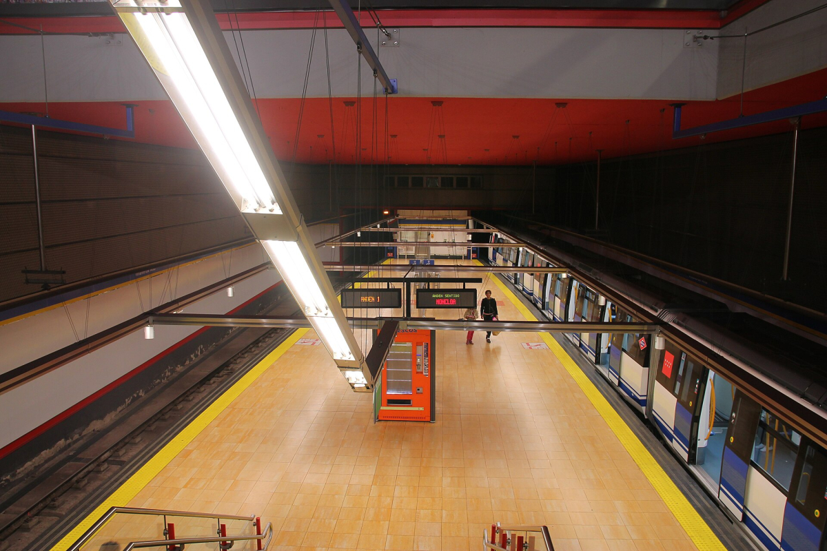 Villaverde Alto Metro station; confirm the access route you intend to use.