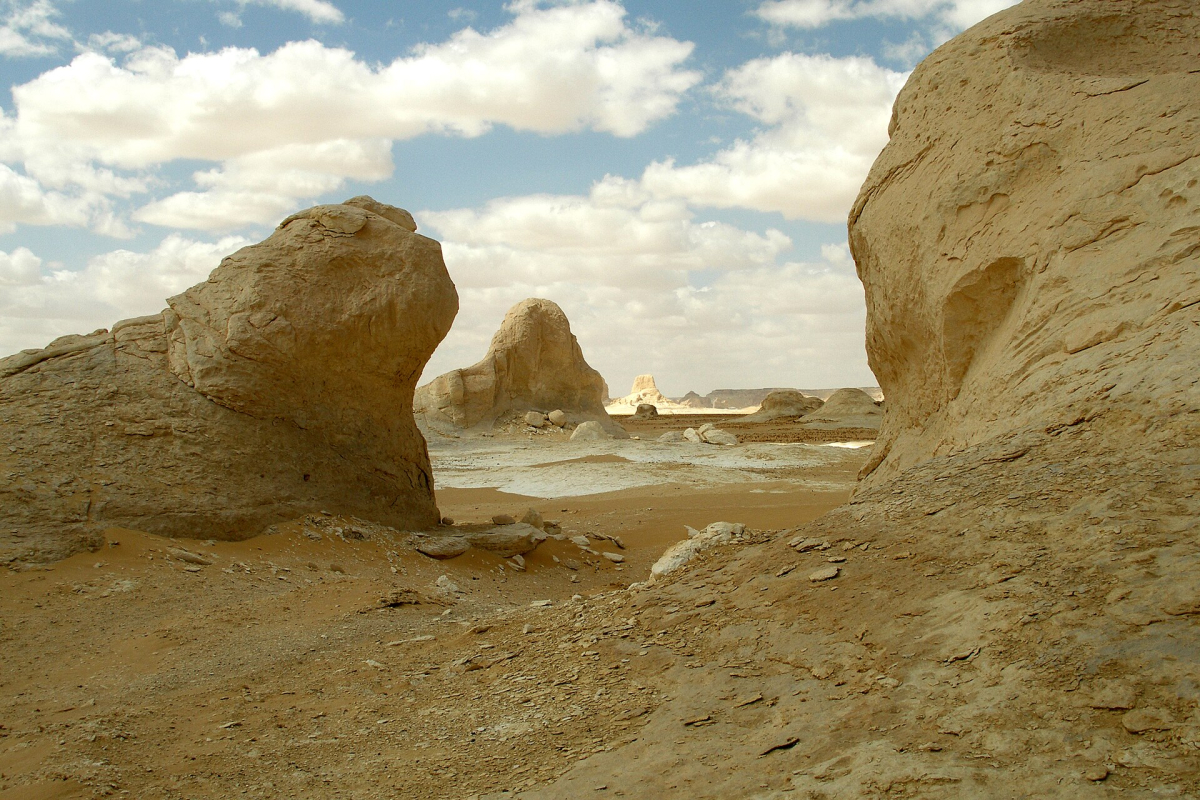 Chalk formations in Egypt’s White Desert Chalk formations in Egypt’s White Desert